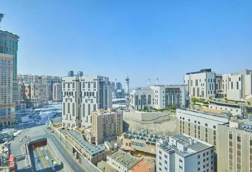 اتاق لوکس با چشم‌انداز شهر, Le Méridien Makkah