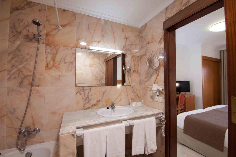 اتاق سوپریور با تخت بزرگ, Miramar