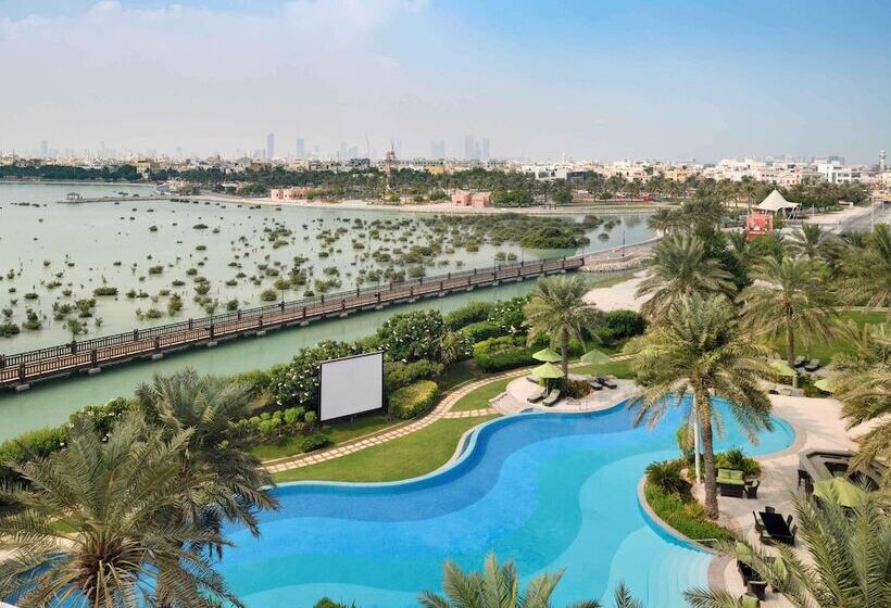 디럭스 룸, Mövenpick Hotel Bahrain