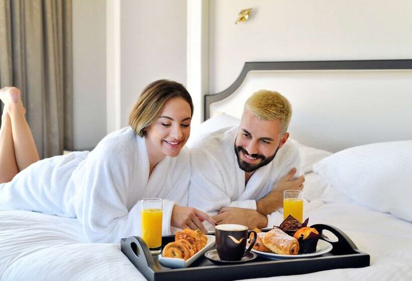 디럭스 룸, Mövenpick Hotel Bahrain