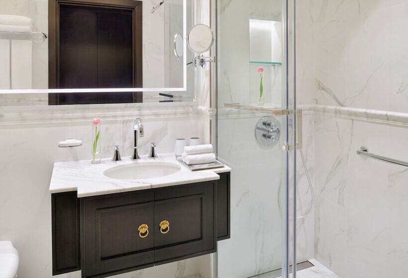 수피리어 룸, Mövenpick Hotel Bahrain