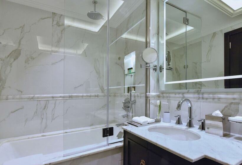 수피리어 룸, Mövenpick Hotel Bahrain