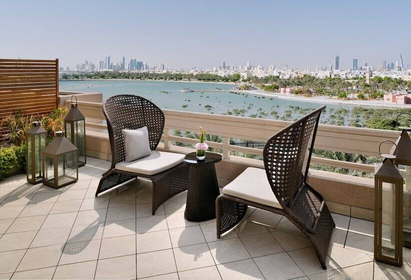 디럭스 룸, Mövenpick Hotel Bahrain