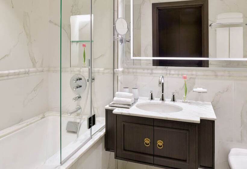 디럭스 룸, Mövenpick Hotel Bahrain