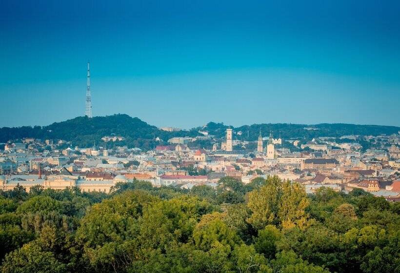 سوییت, Premier Hotel Dnister