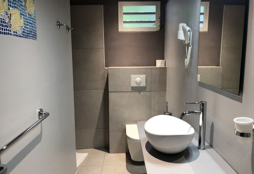 استودیو خانوادگی, Residence Habitation Grande Anse