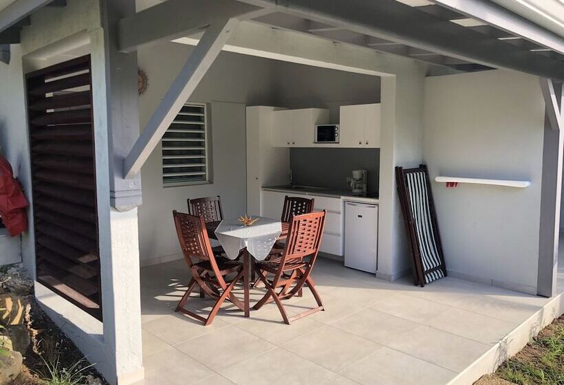 استودیو خانوادگی, Residence Habitation Grande Anse