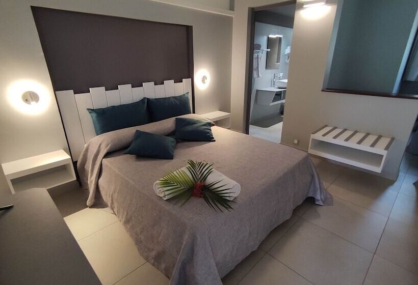 استودیو خانوادگی, Residence Habitation Grande Anse