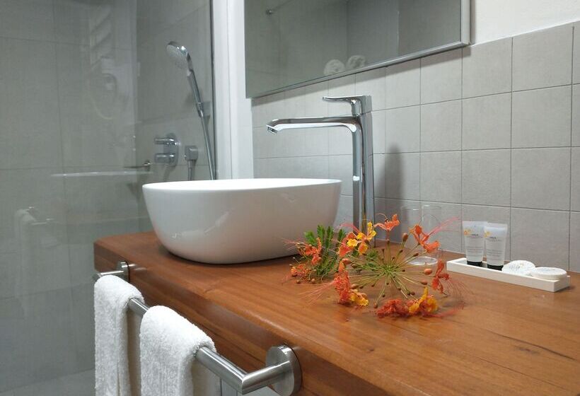 استودیوی سوپریور, Residence Habitation Grande Anse