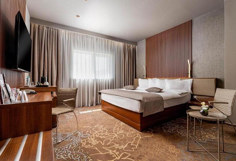 디럭스 룸 킹사이즈 침대, Rin Airport