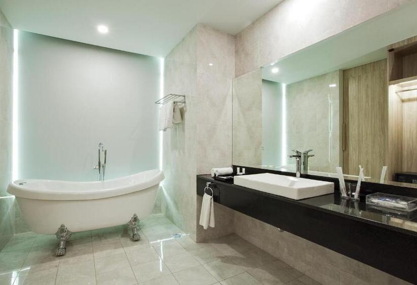 스탠다드 스튜디오, Sparks Life Jakarta, Artotel Curated