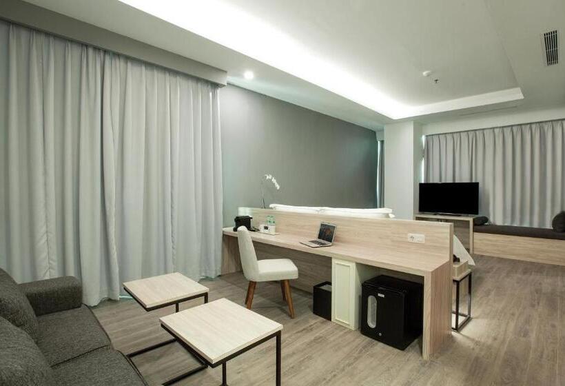 스탠다드 스튜디오, Sparks Life Jakarta, Artotel Curated