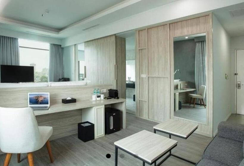 스탠다드 스튜디오, Sparks Life Jakarta, Artotel Curated