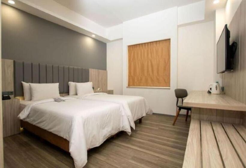 스탠다드 스튜디오, Sparks Life Jakarta, Artotel Curated