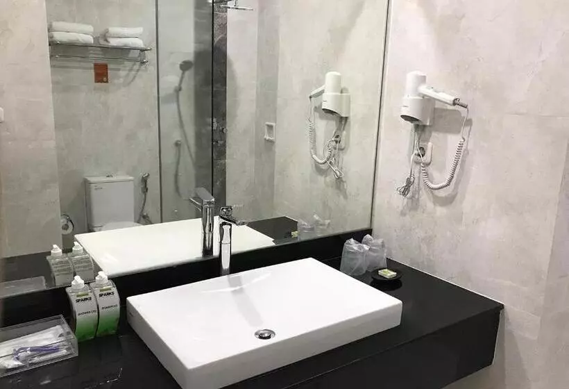 اتاق اجرایی, Sparks Life Jakarta, Artotel Curated