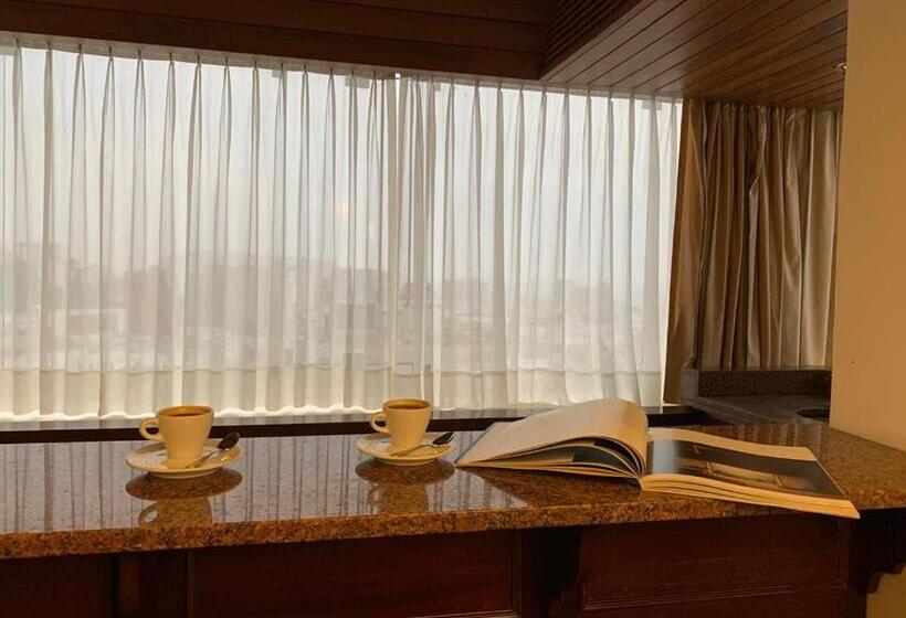 シニアスイート, J&a Classic