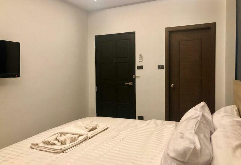 Camera Standard Letto King, Tall Tree Kata Phuket