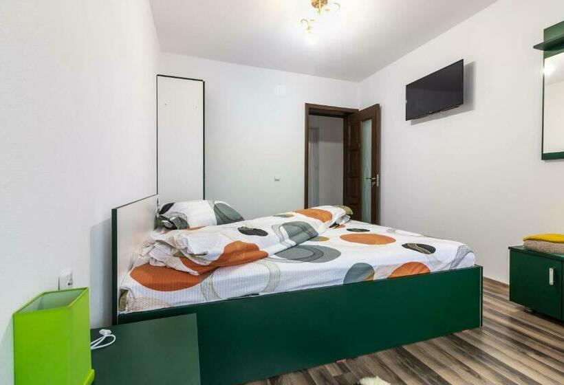 バルコニー付きスタンダードルーム, Agropensiunea Darden