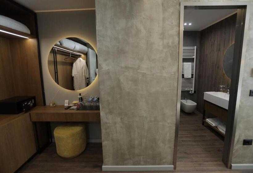 חדר דלוקס לשלושה, Ap Hotel Boutique