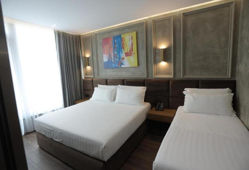 חדר דלוקס לשלושה, Ap Hotel Boutique