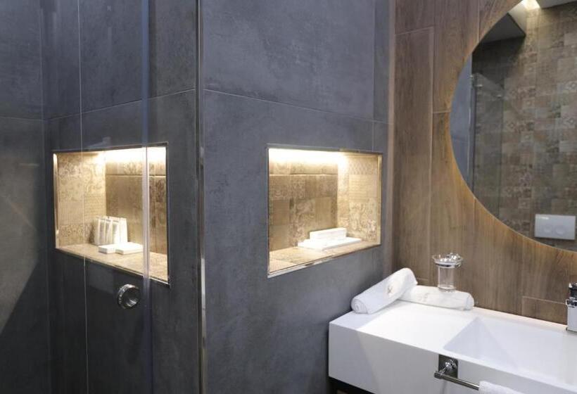 장애인을 위한 킹사이즈 침대 스탠다드 룸, Ap Hotel Boutique