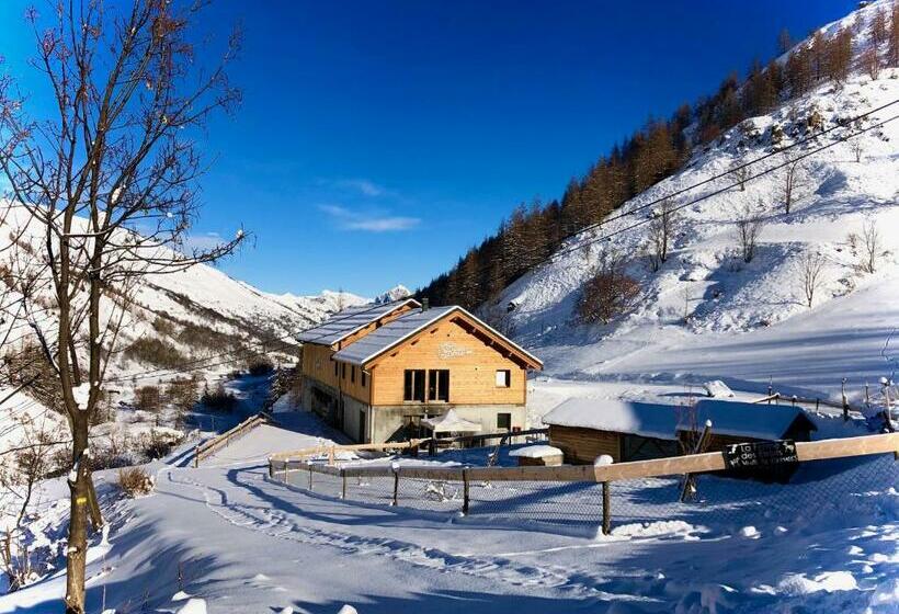 اتاق استاندارد با چشمانداز کوهستان, La Ferme Des étroits