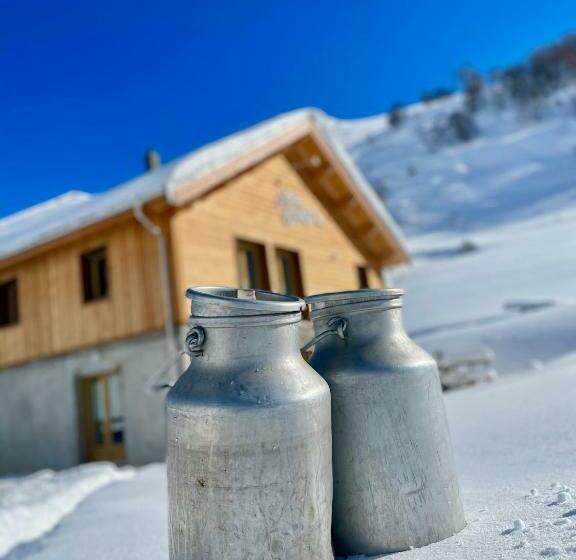 اتاق استاندارد با چشمانداز کوهستان, La Ferme Des étroits