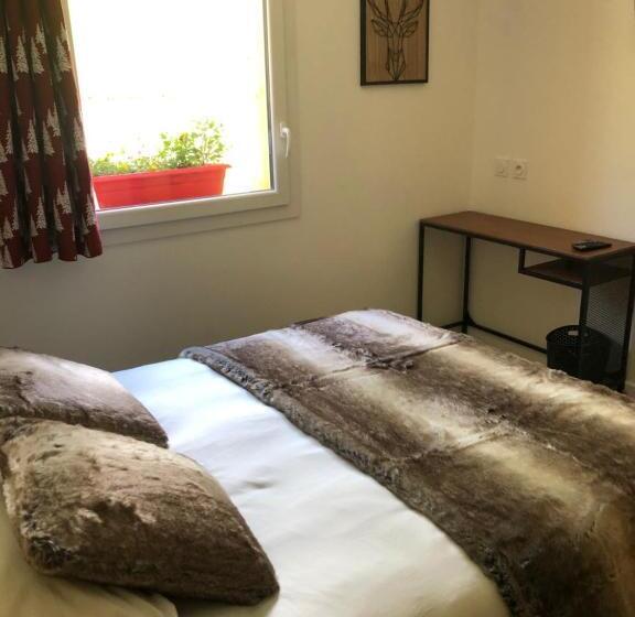 اتاق استاندارد با چشمانداز کوهستان, La Ferme Des étroits