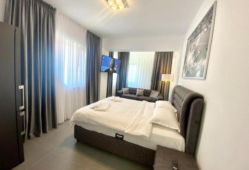Трежместный Номер Economy, Enjoy Life Apartments