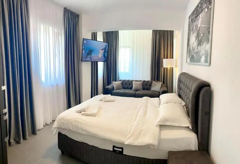 エコノミートリプルルーム, Enjoy Life Apartments