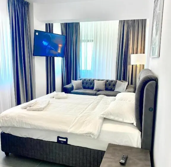 エコノミートリプルルーム, Enjoy Life Apartments