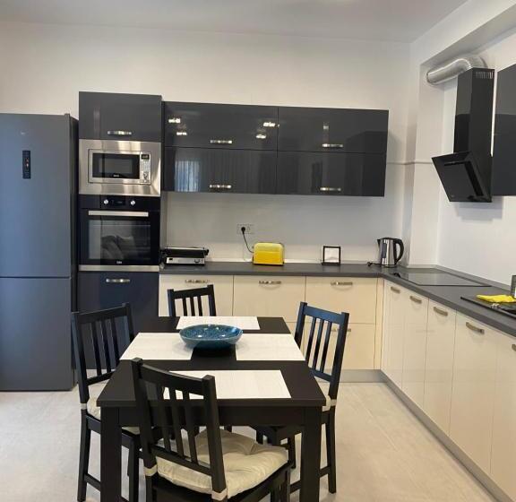 Апартаменты 1 Спальня с Террасой, Enjoy Life Apartments