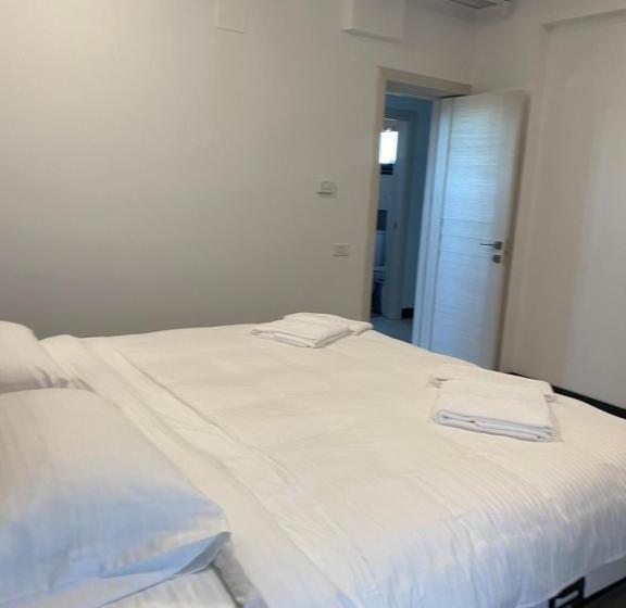 Апартаменты 1 Спальня с Балконом, Enjoy Life Apartments