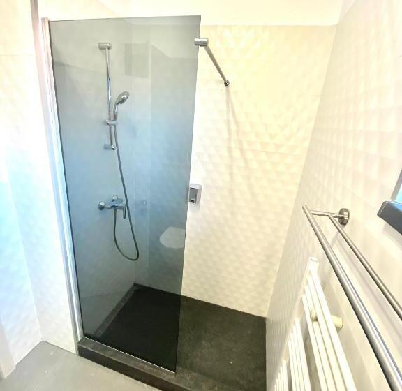 Трежместный Номер Economy, Enjoy Life Apartments