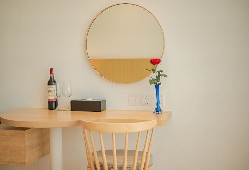 חדר דלוקס, Hải âu Biên Cương