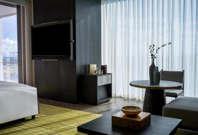 Deluxe Suite Sea View, Hoiana  And Suites