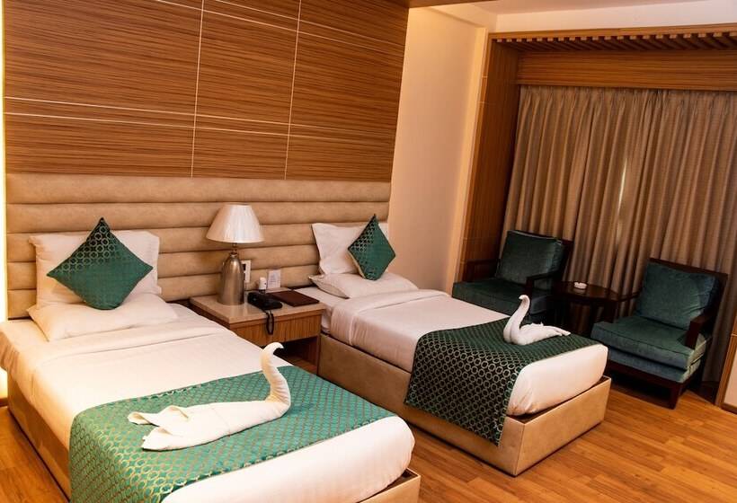 חדר דלוקס, Landmark