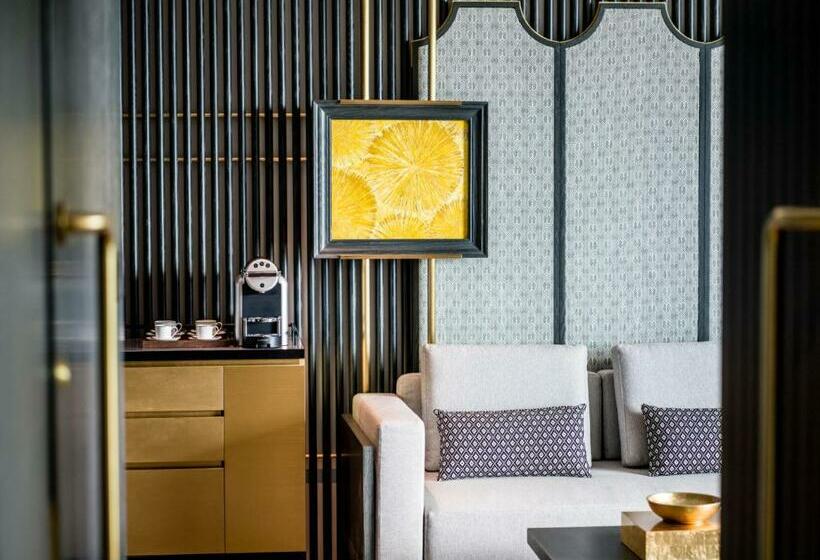 Deluxe Suite King Bed, Hoiana  And Suites