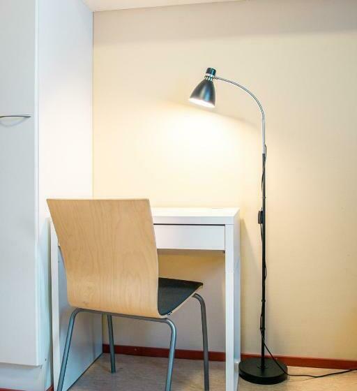 חדר סטנדרט יחיד, Li Sointula