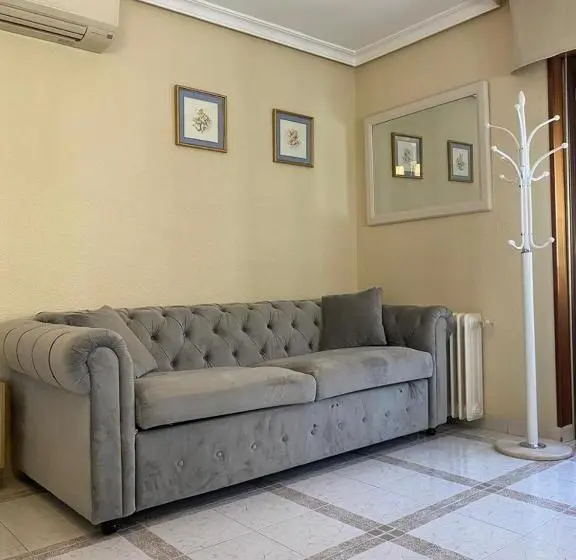 اتاق استاندارد چهار تخته, Casa De Huéspedes Vecinodecerbantes