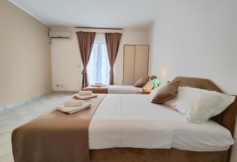 استودیوی استاندارد, Villa Hera