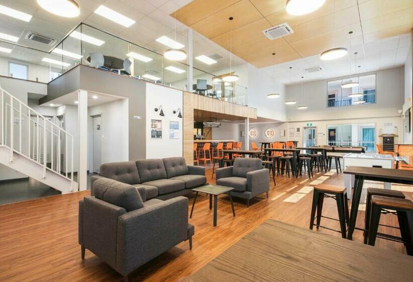 سوییت اجرایی, Velocity Motel & Bistro Wa