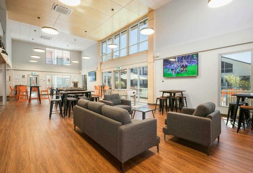 سوییت اجرایی, Velocity Motel & Bistro Wa