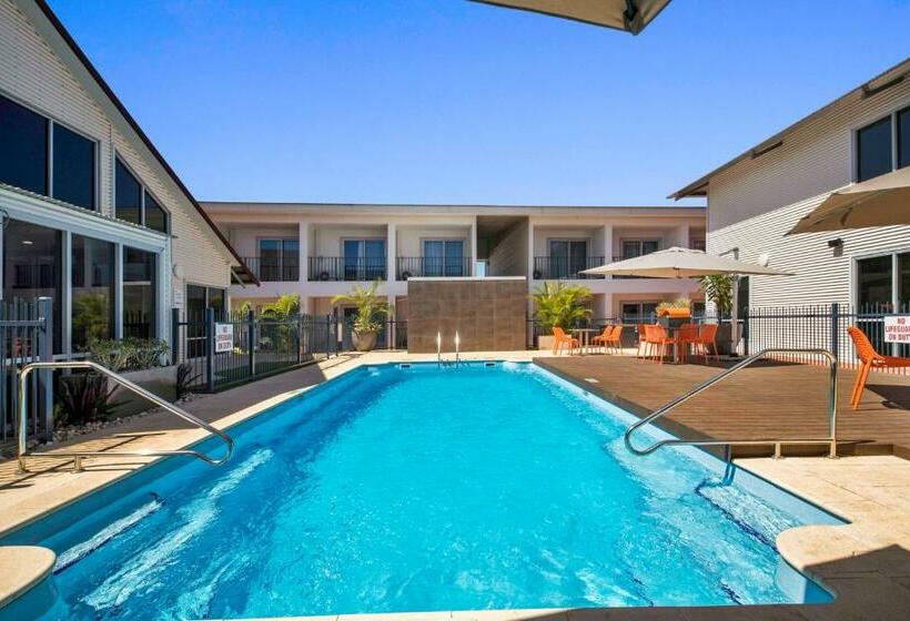 سوییت اجرایی, Velocity Motel & Bistro Wa