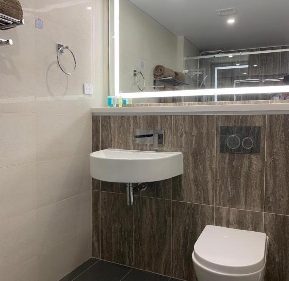 سوییت اجرایی, Velocity Motel & Bistro Wa