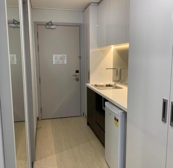 سوییت اجرایی, Velocity Motel & Bistro Wa