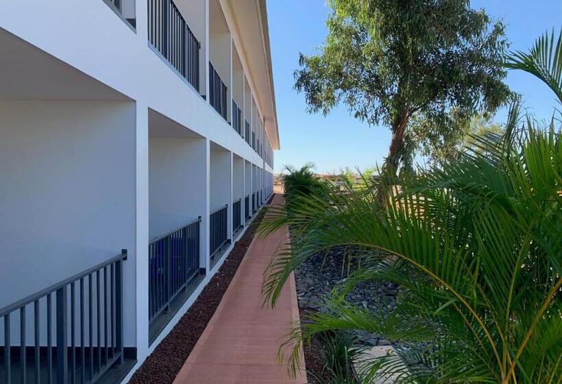 سوییت اجرایی, Velocity Motel & Bistro Wa