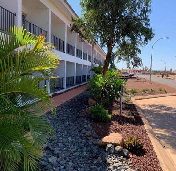 سوییت اجرایی, Velocity Motel & Bistro Wa