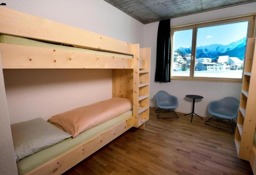 חדר סטנדרטי לארבעה עם חדר אמבטיה משותף, Wellnesshostel3000