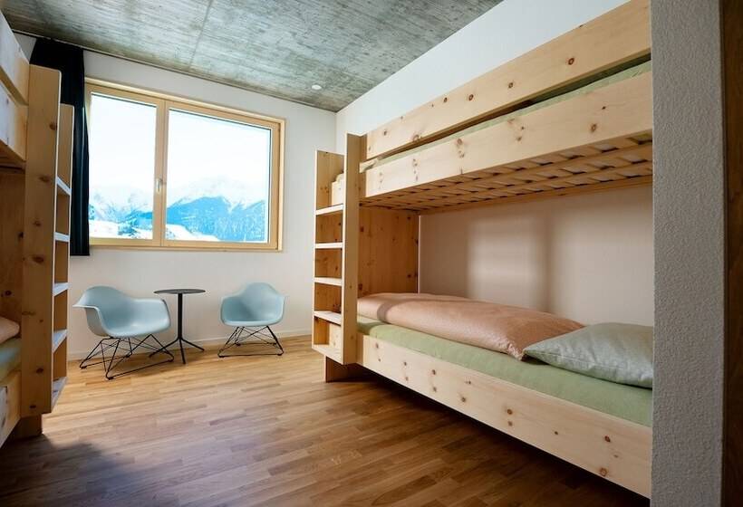 חדר סטנדרטי לארבעה עם חדר אמבטיה משותף, Wellnesshostel3000